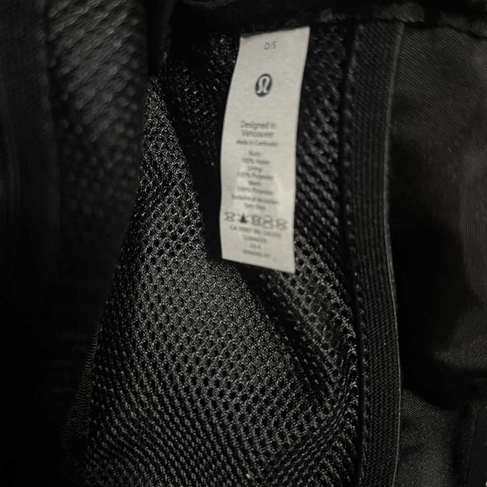 Lululemon - Picture 4 of 6